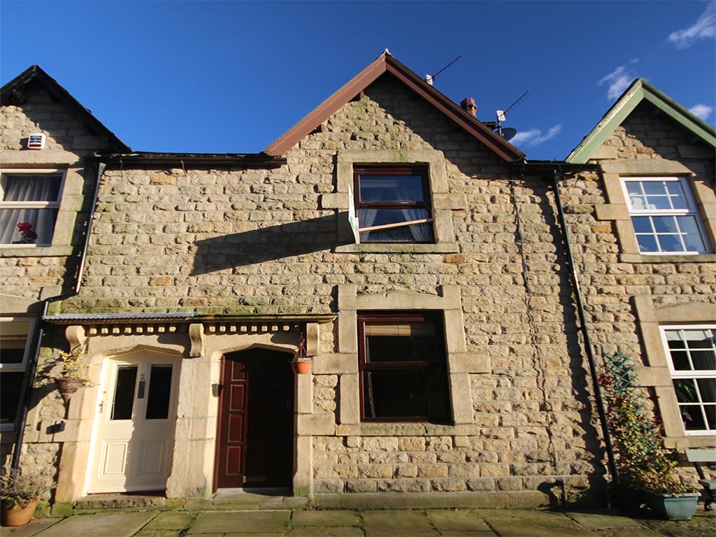2 bedroom mid terrace house For Sale in Winewall - Main Image
